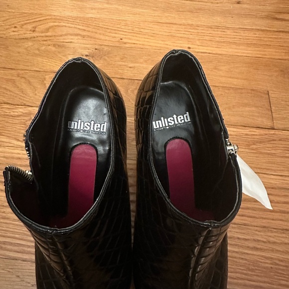 Unlisted Black Crocodile Pattern Ankle Boots Size 9 - Picture 7 of 12